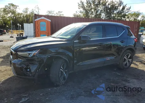 2024 Volvo Xc40 Core z USA, uszkodzony, nr VIN YV4L12UK2R2336331